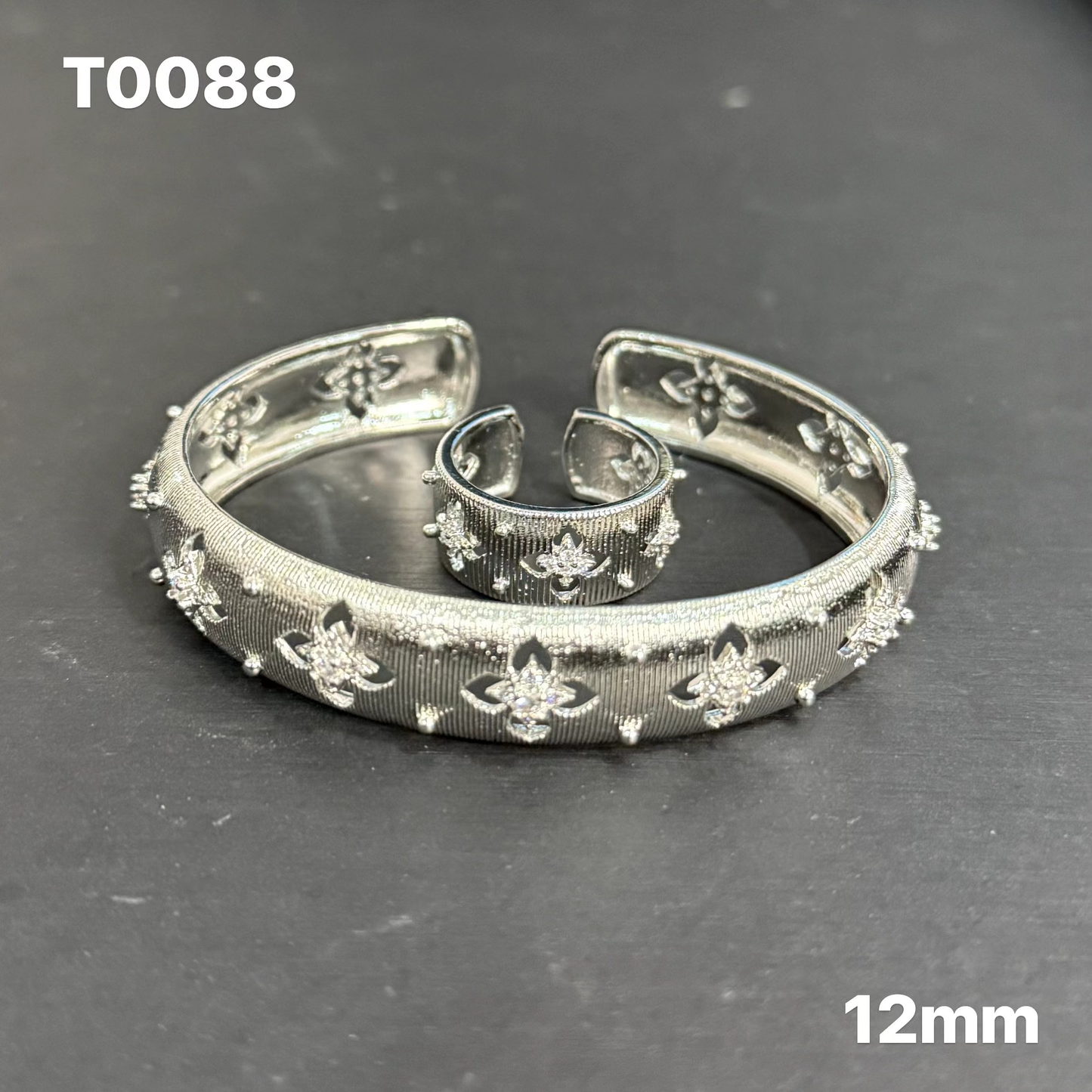 Brazalete estilo corte vintage T88