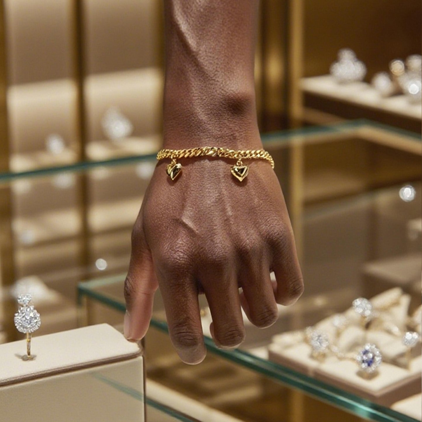 【FOLYSTUY(W161)】24k gold filled Multi-Heart Cuban Link Hand Chain