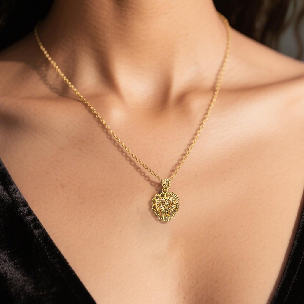FOLYSTUY(K146) 24k gold filled Love bud pendant