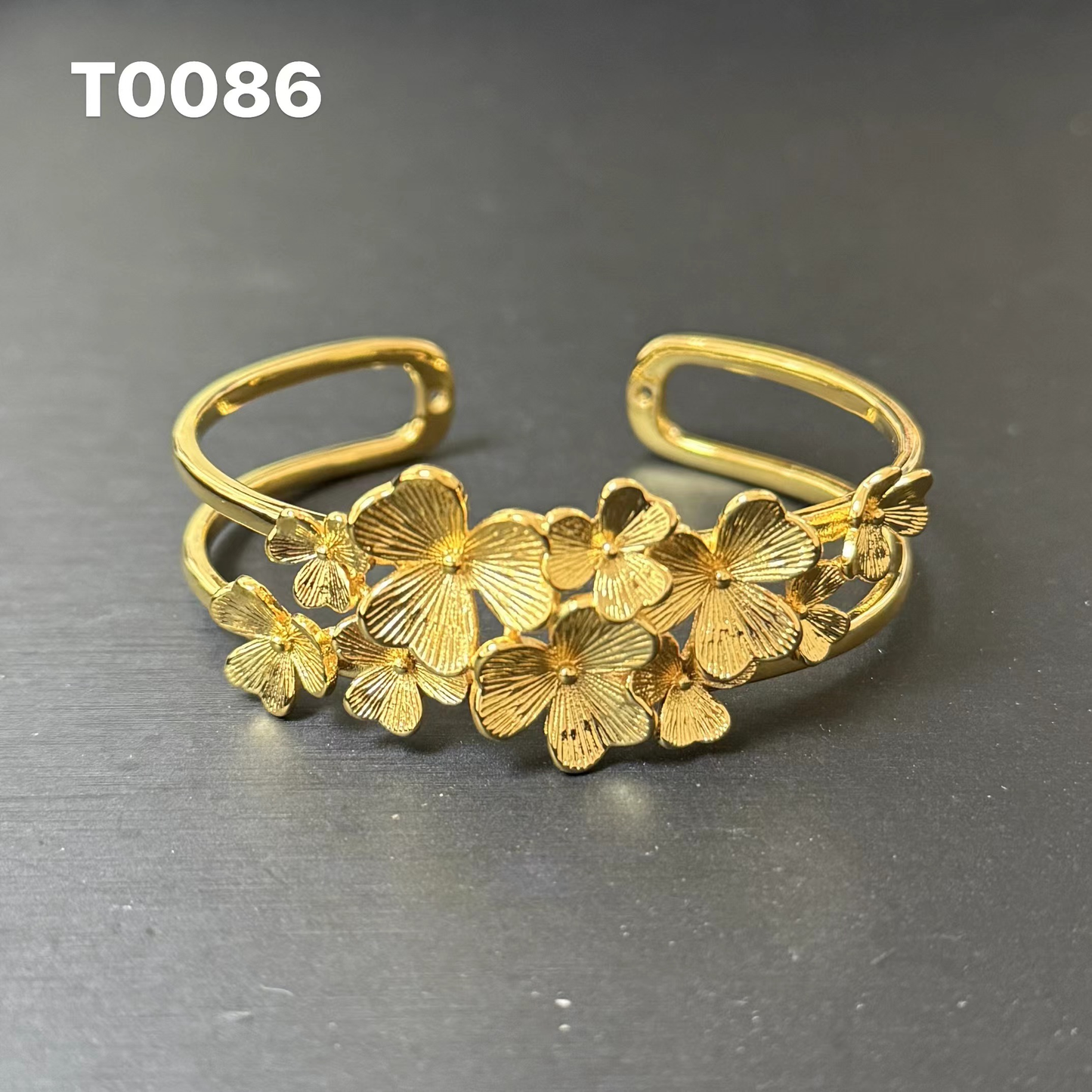 T86 Flower Bangle