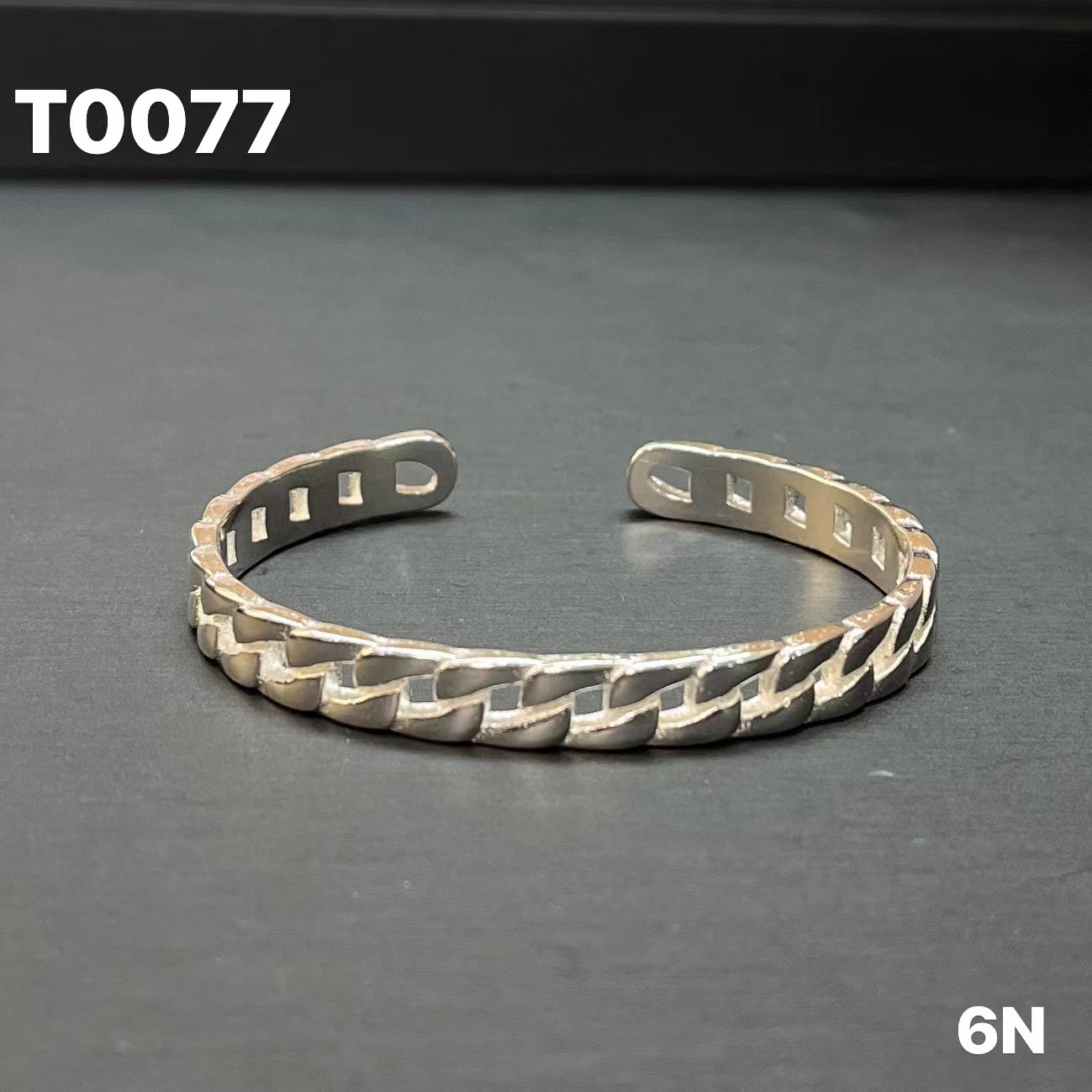 T77 Cuban bangle