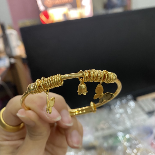 T25 Butterfly Bangle